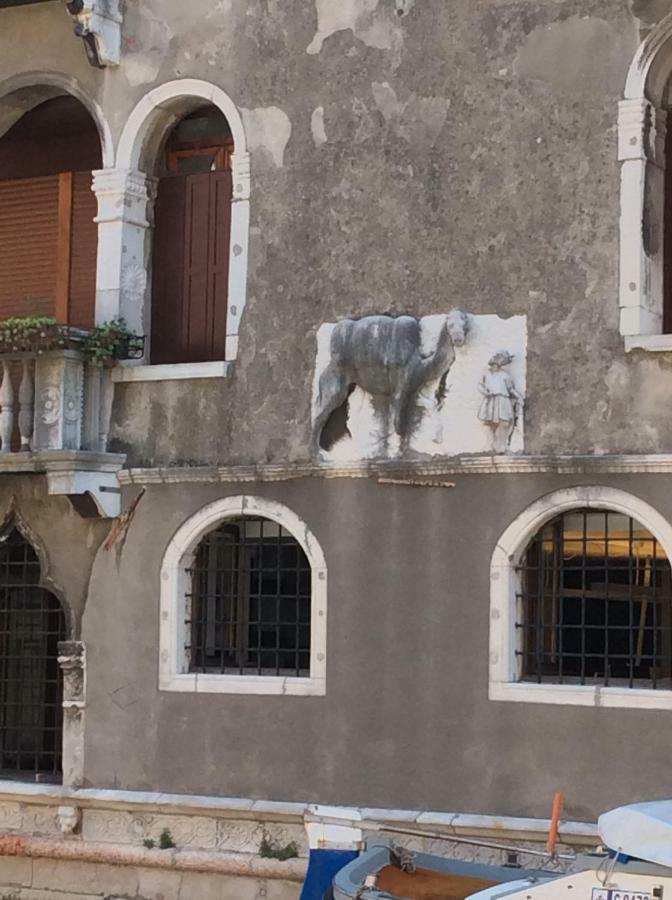 Appartamento Con Vista เวนิส ภายนอก รูปภาพ