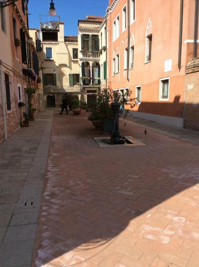 Appartamento Con Vista เวนิส ภายนอก รูปภาพ